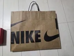 NIKE ショップ袋 紙袋のサムネイル
