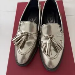 美品 TOD’S イタリア製 タッセルローファー 38.5 箱付 美品 TOD'S イタリア製 タッセルローファー 38.5 箱付 - メルカリ