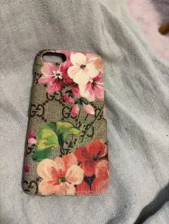 GUCCIフラワー柄 iPhone SE第二世代、7、8 ケース(箱付き)のサムネイル