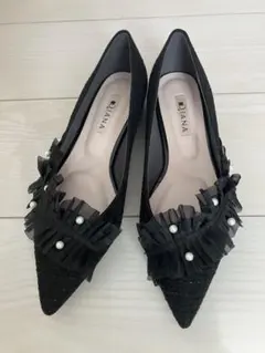 DIANA パール　ラッフルフリル　ポインテッドトゥ23 ダイアナ　パンプス