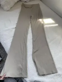 ZARA ベージュ リブ編み スラックス Mサイズ