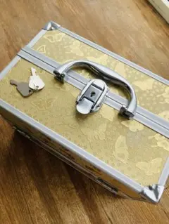 メイクアップ トレイン ポータブル ボックス ジュエリー　蝶