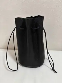 COMESANDGOES レザー 巾着バッグ 黒 small - メルカリ