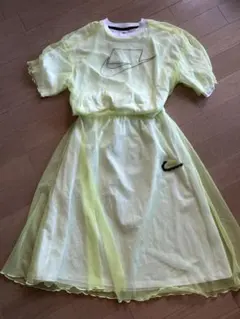 Nike 蛍光イエローメッシュ　スカート