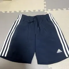 【adidas】　男児　半ズボン 3本ライン　150センチ