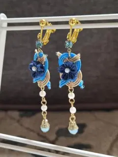 Item thumbnail for item 2f0a7d74-bf5a-4151-9025-21787763aec9