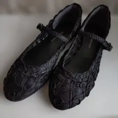 ☆ツモリチサト ウォーク☆新品未使用！23.5㎝！編み込み風の黒フラットシューズ