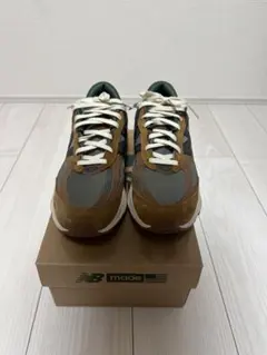 New Balance Carhartt WIP 990v6のサムネイル