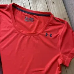 【新品不使用】アンダーアーマーレディースTシャツ