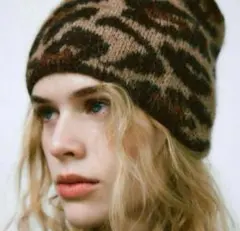 ZARA 美品　ヒョウ柄 ビーニー　ニット帽のサムネイル