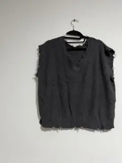 ダークグレー Vネック ニットベスト