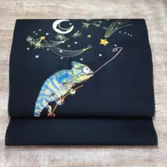 名古屋帯 刺繍 カメレオン 薄グレー×白 紗 太鼓柄 お仕立て込み 名古屋帯 刺繍 カメレオン 薄グレー×白 紗 太鼓柄 お仕立て込み - メルカリ