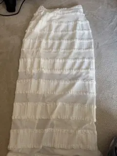 フリル付きホワイトロングスカート Mサイズ