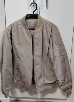 ブルゾン　ミリタリージャケット　ベージュ　Mサイズ