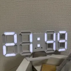 ホワイト デジタル時計 卓上式
