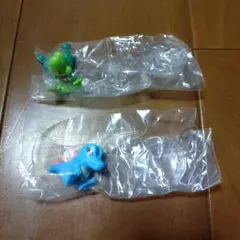ポケモン　しっぽみてみて　カプセルトイ　 ワニノコ　キモリ