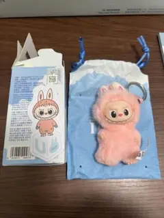 ラブブ　イニシャル　U