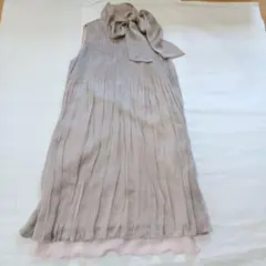 N*o様 ピンクグレーリボン付き プリーツ ノースリーブワンピース