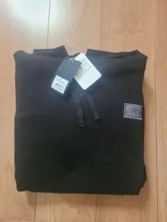 新品未使用　RVCA フード付きパーカー 黒　サイズ表記M(L程度)