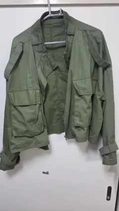 オリーブグリーン ミリタリージャケット