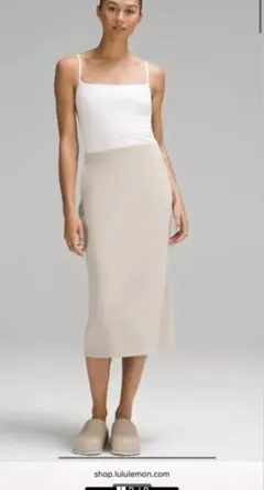 Lululemon 新品タグ付き　ベージュ タイトスカート スリット入り