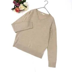美品✨ジーユー（M）Vネックニット セーター 長袖 ベージュ アクリル100%