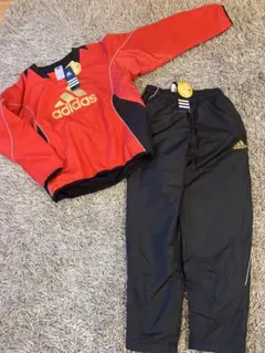 adidas ピステ上下セット 中綿入り　冬用トレーニングウェア　140㎝
