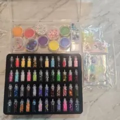 ラメ　ホログラム　スパンコール　ミニガラスボトル入り　ネイルパーツ　デコパーツ