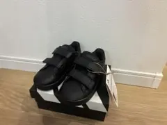 【新品未使用】キッズadidasスニーカー14cm　タグ付き黒