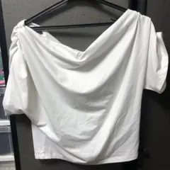オフショルTシャツ