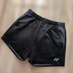 【新品同様】ヨネックス ブラックショートパンツ、Mサイズ