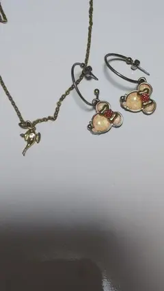 【近日中で出品終了】(アラジン)ランプのネックレス＆ミニーピアスセット