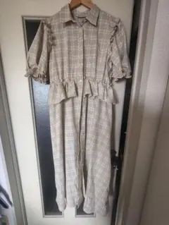 フリル付きベージュ系チェックシャツワンピース　GU