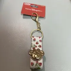 完売品　ダッフィー イチゴ柄ストラップ ゴールドチャーム