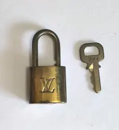 路易威登的掛鎖（334）