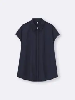 GU ビジューボタンブラウス
