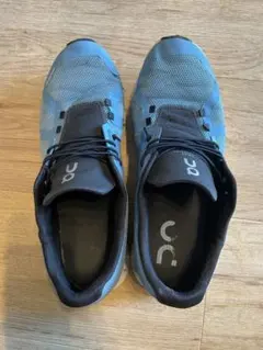 On ブルー ランニングシューズ