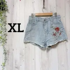 美品✨花柄刺繍付きライトブルーショートパンツ XL