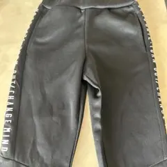 黒いストレッチロングパンツ