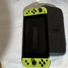 Nintendo Switch 本体 ネオンイエロー キャリングケース付のサムネイル