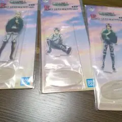 進撃の巨人　一番くじ　それぞれの決意　E賞アクスタ　リヴァイ　ハンジ　エルヴィン