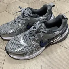 NIKE V2K RUN ナイキ メンズ スニーカー シルバー