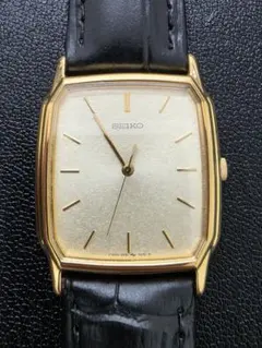 SEIKO ESSENTIALS 4N30-00G0 スクエアタンク クォーツ SEIKO ESSENTIALS 4N30-00G0 スクエアタンク クォーツ - メルカリ