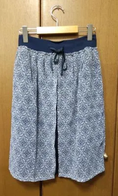 未使用品下げ札付き 花柄スカート　サイズMのサムネイル