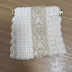 アイボリー 編み物ポーチ 刺繍リボン付き
