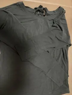 Gap fitのブラックオープンバックヨガウェア