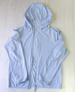 ユニクロ エアリズム UVカット メッシュパーカー 140サイズ　ライトブルー