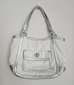 COACH　シグネチャー　ターンロックポケット　トートバッグのサムネイル