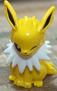 びっくらたまご　ポケットモンスター ポケモンフィギュアコレクション サンダース