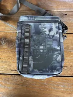 廃盤　ノースフェイス　ヒューズボックスポーチ NM81610 ステッカープリント Amazon | [ノースフェイス] メンズ レディース BC Fuse Box